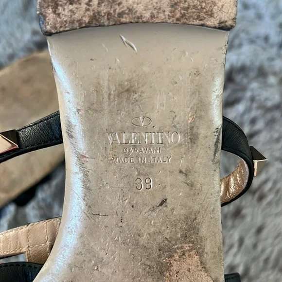 Valentino Garavani Black Rockstud Flat Slide Sandals - Picture 9 of 14